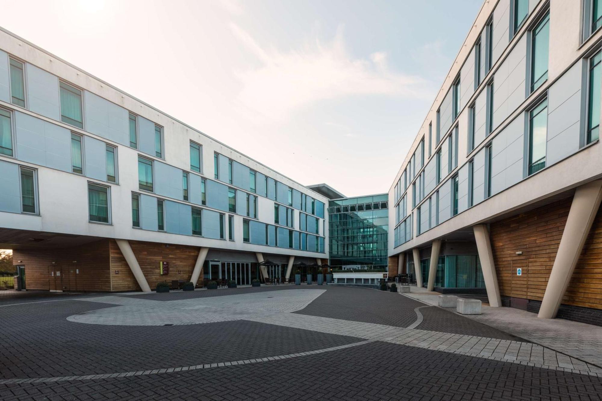 Doubletree By Hilton Hotel Newcastle International Airport Экстерьер фото