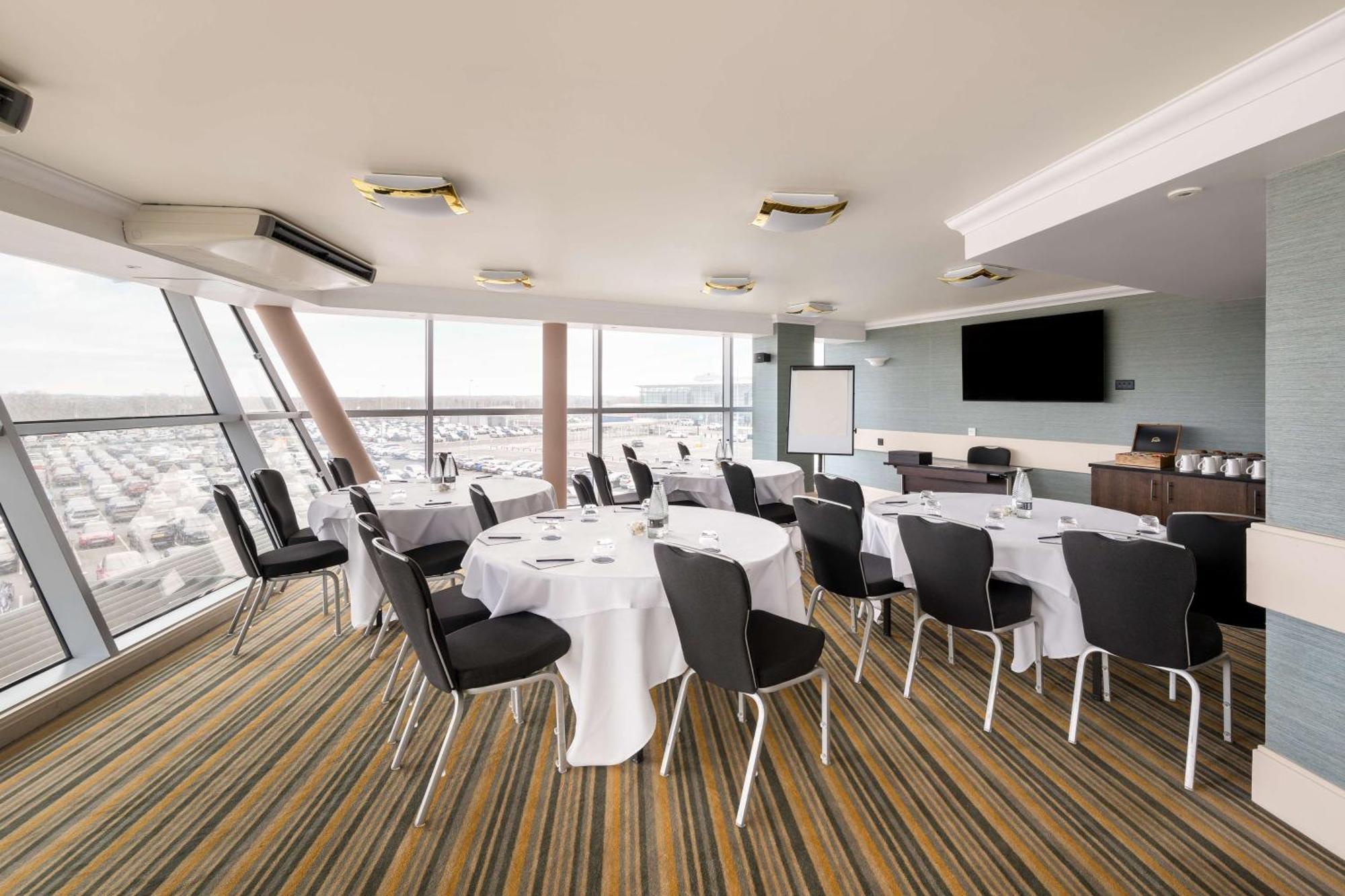 Doubletree By Hilton Hotel Newcastle International Airport Экстерьер фото