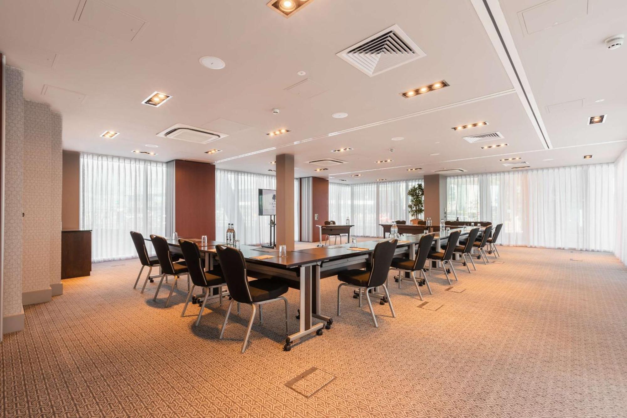 Doubletree By Hilton Hotel Newcastle International Airport Экстерьер фото