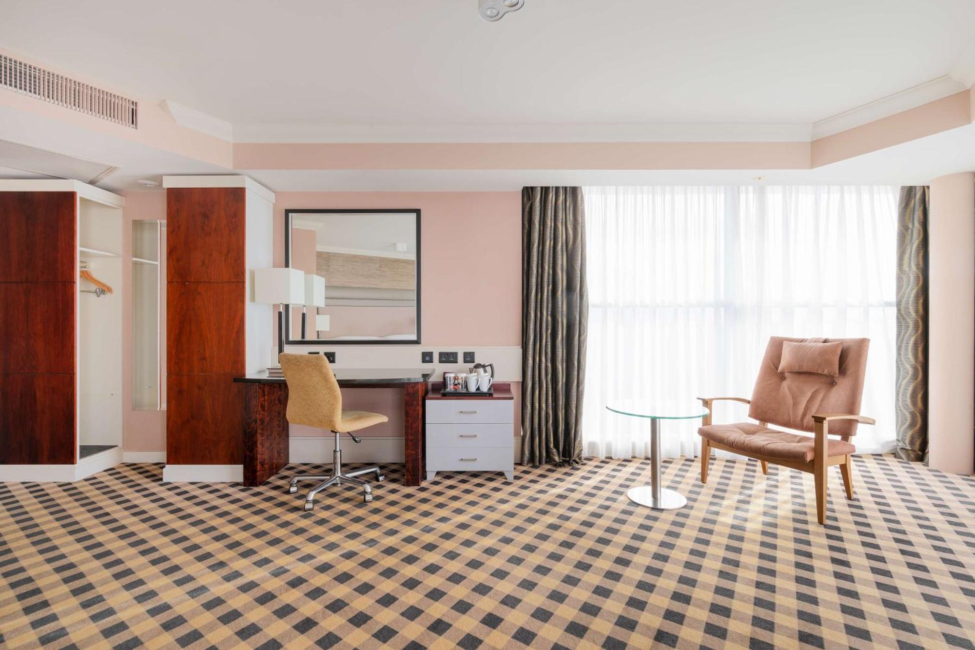 Doubletree By Hilton Hotel Newcastle International Airport Экстерьер фото